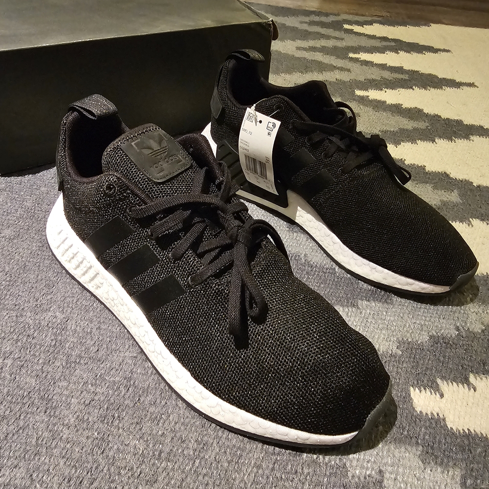 Adidas NMD R2 Men's BlaSneakers - Picture 2 of 5